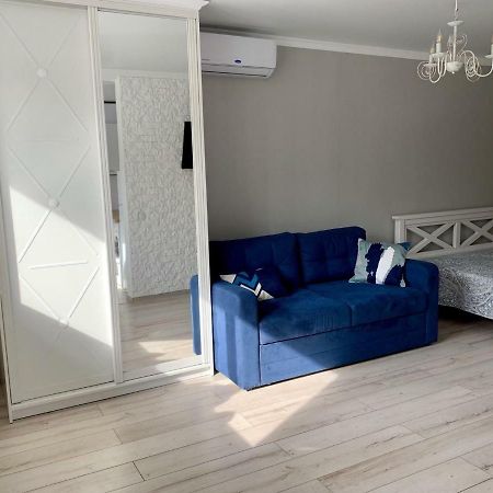 Sisters Apartment Ukr Чернигов Экстерьер фото