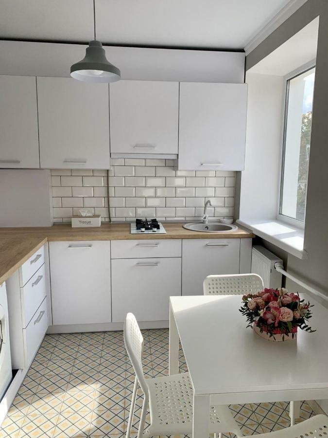 Sisters Apartment Ukr Чернигов Экстерьер фото